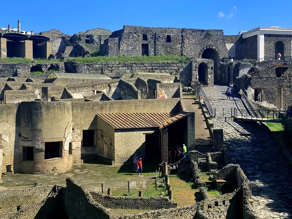 pompeii porta marina ruins