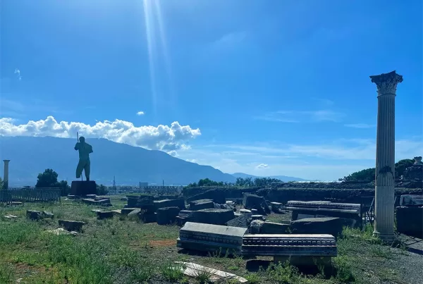 Weather in Naples view of Pompeii exit