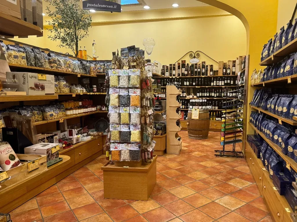 Local Campanian produce on shelves inside the shop Vizi e Sfizi, Sorrento