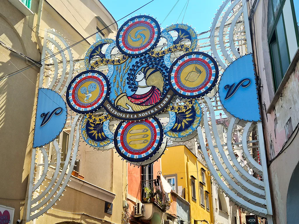 procida street lights and decorations