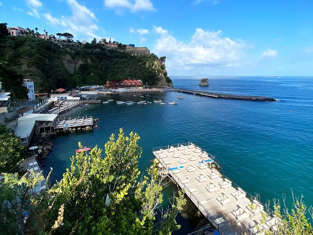 beach clubs at vico equense