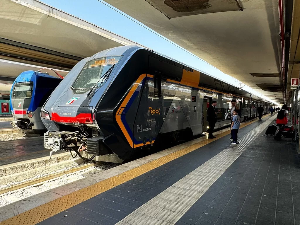 naples transportation regional train