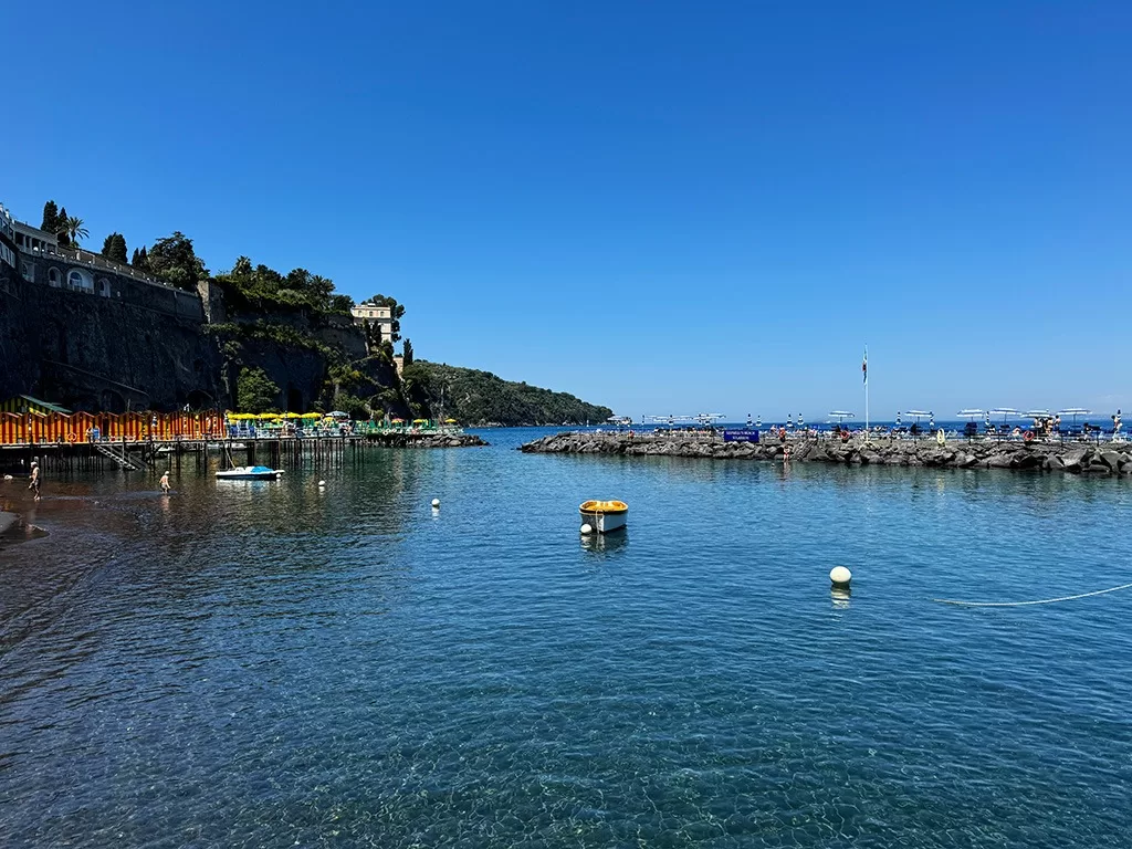 sorrento beach clubs marina piccola