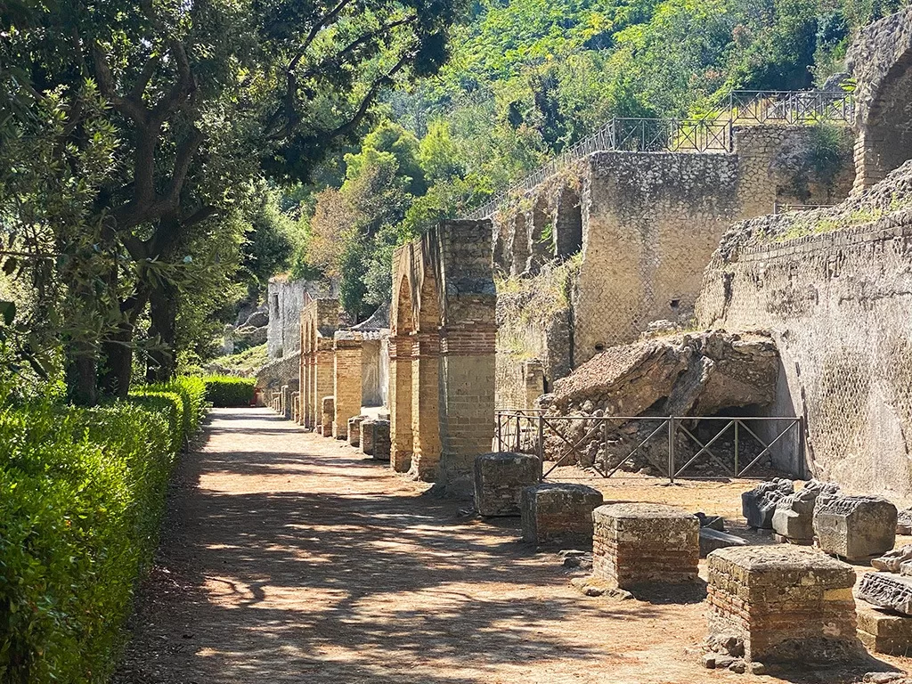 baiae ancient roman ruins