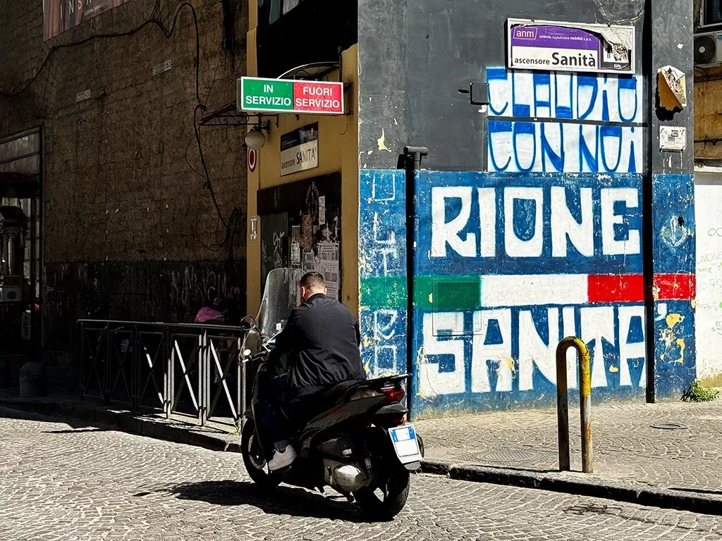 la sanita neighborhood of naples