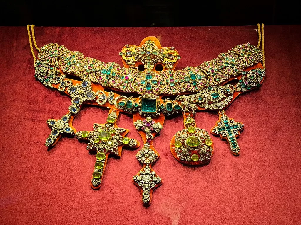 san gennaro jewelled necklace in treasures of san gennaro museum