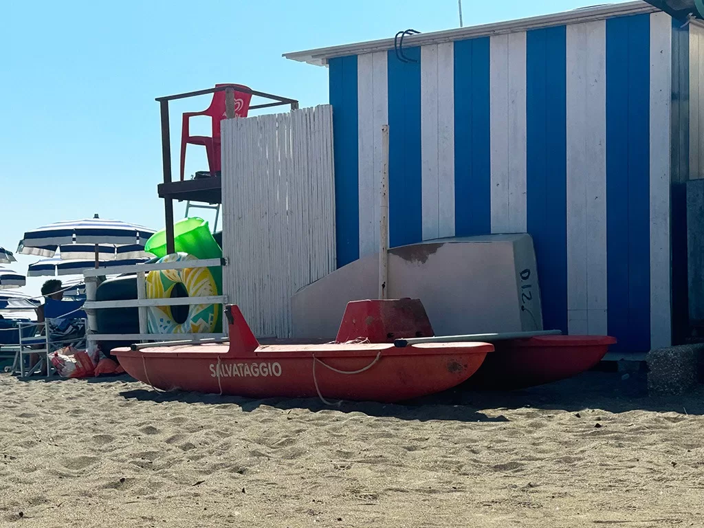 ischia beach lifeguard station