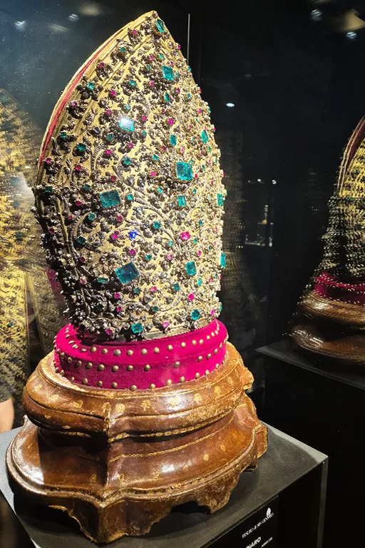 jewelled mitre of san gennaro
