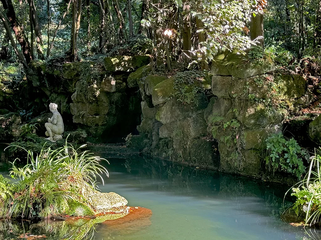 bath of venus caserta garden