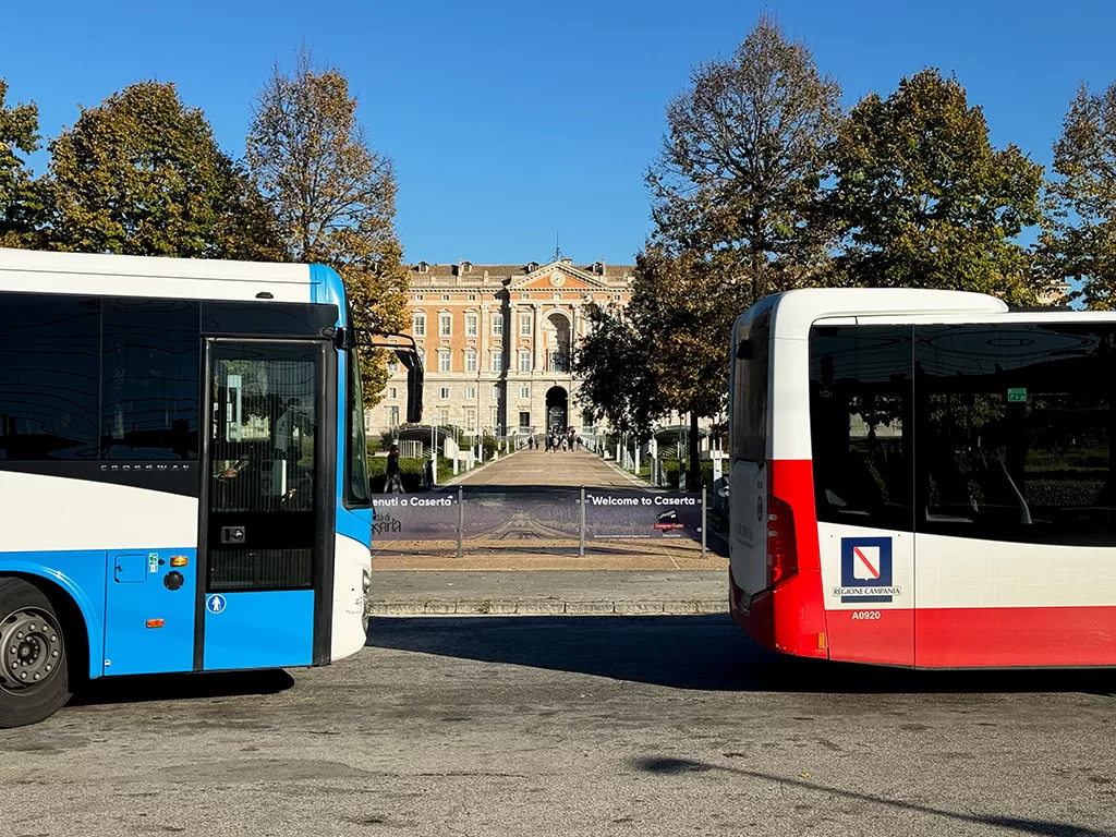 buses at entrance to caserta palace
