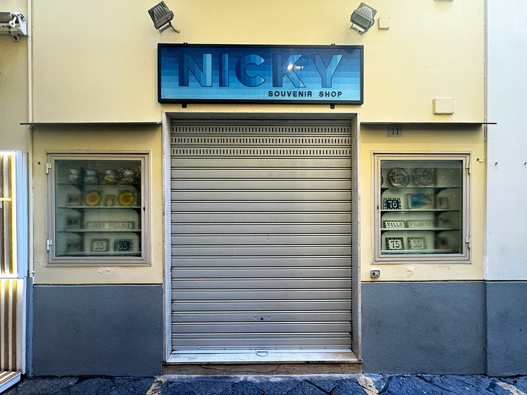 exterior nicky souvenir shop