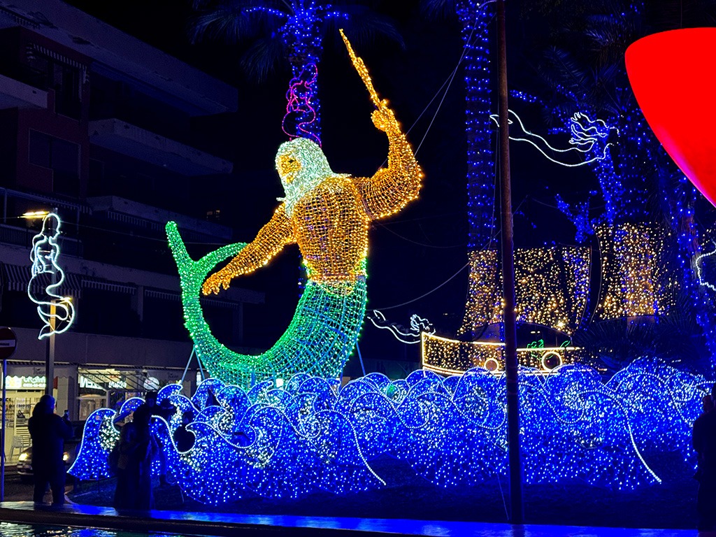 neptune christmas lights in sorrento