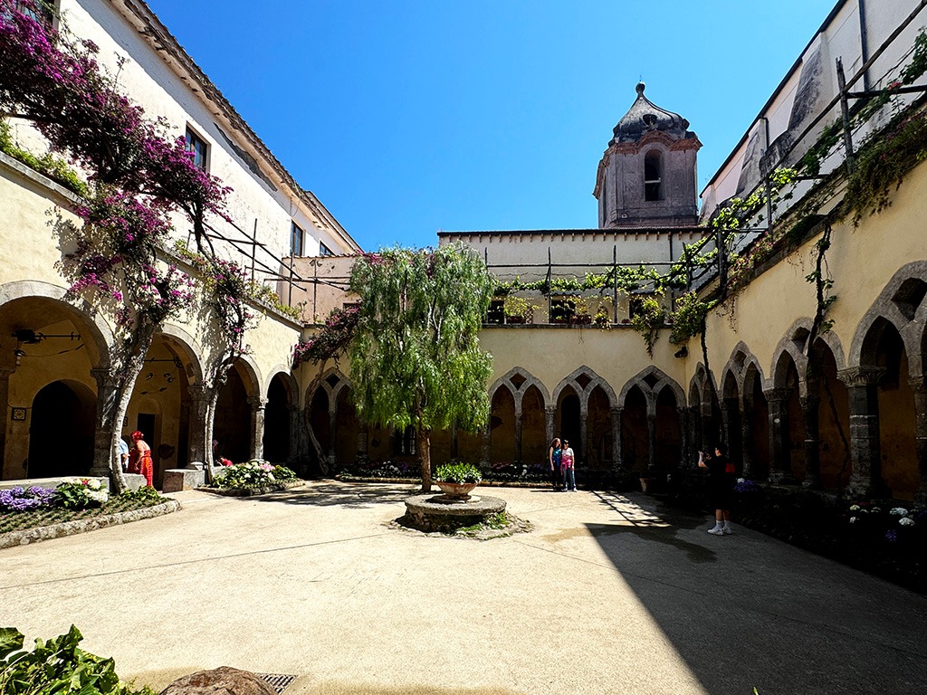 cloister of san francesco sorrento