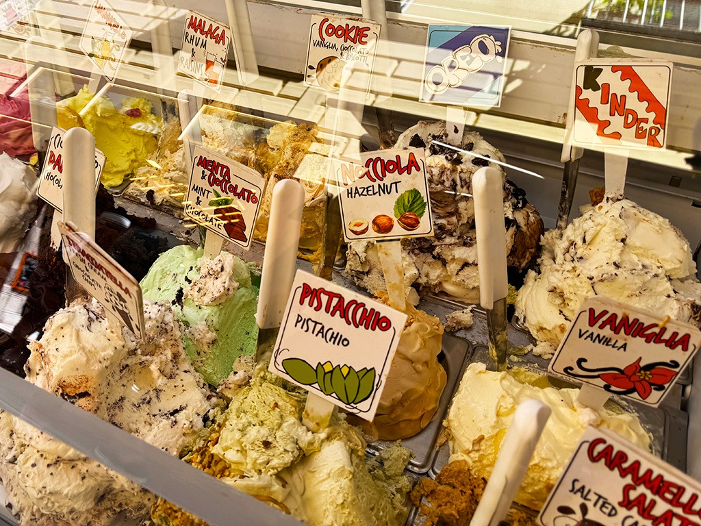 gelato piled up in sorrento
