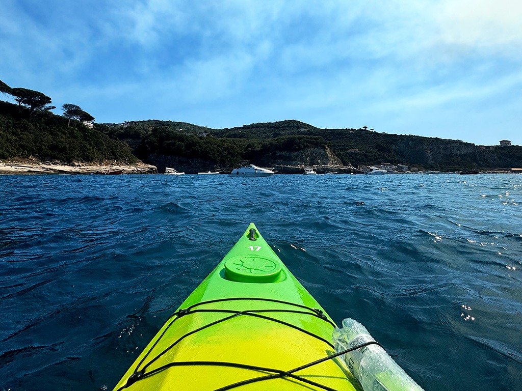 kayaking in sorrento at puolo bay