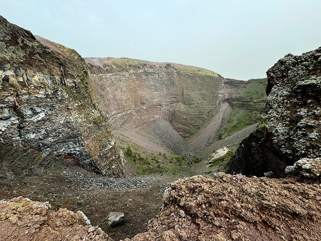 wide view of crater of mount vesuvius