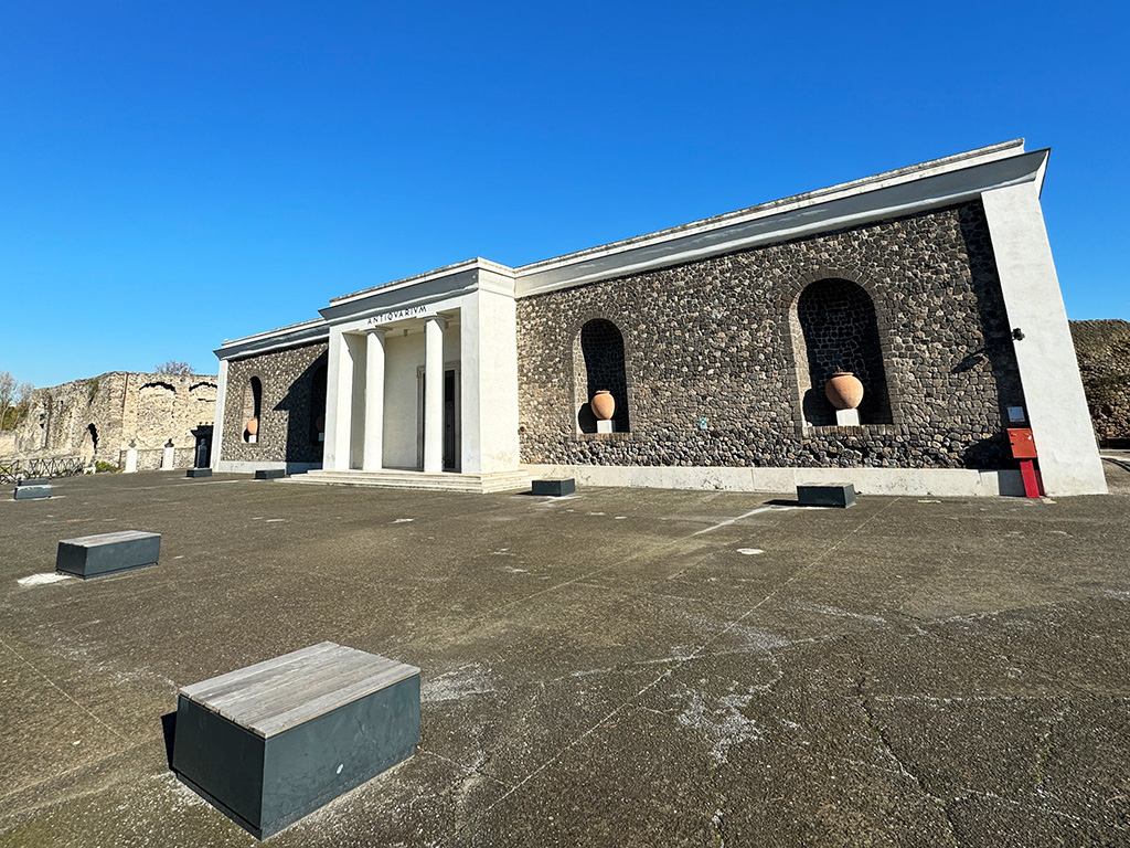 front of pompeii antiquarium building