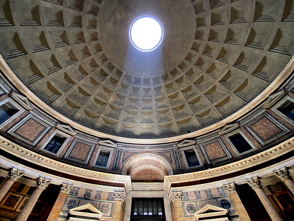 pantheon oculus light beam shining down