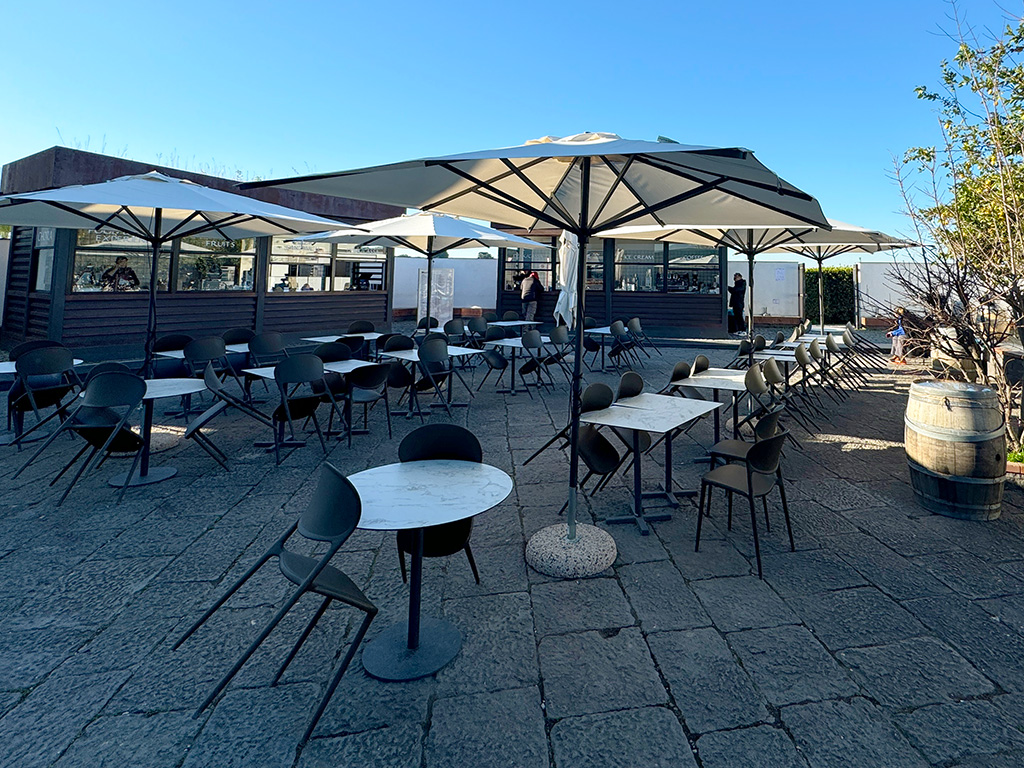 bistro courtyard in pompeii