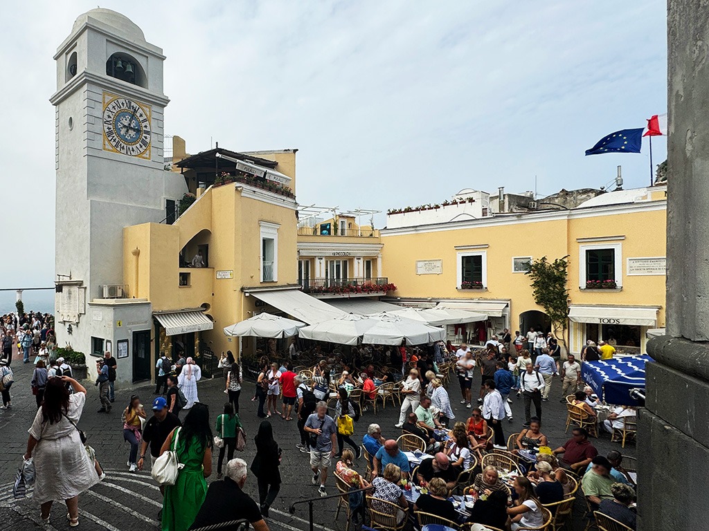 busy piazza umberto 1 in capri