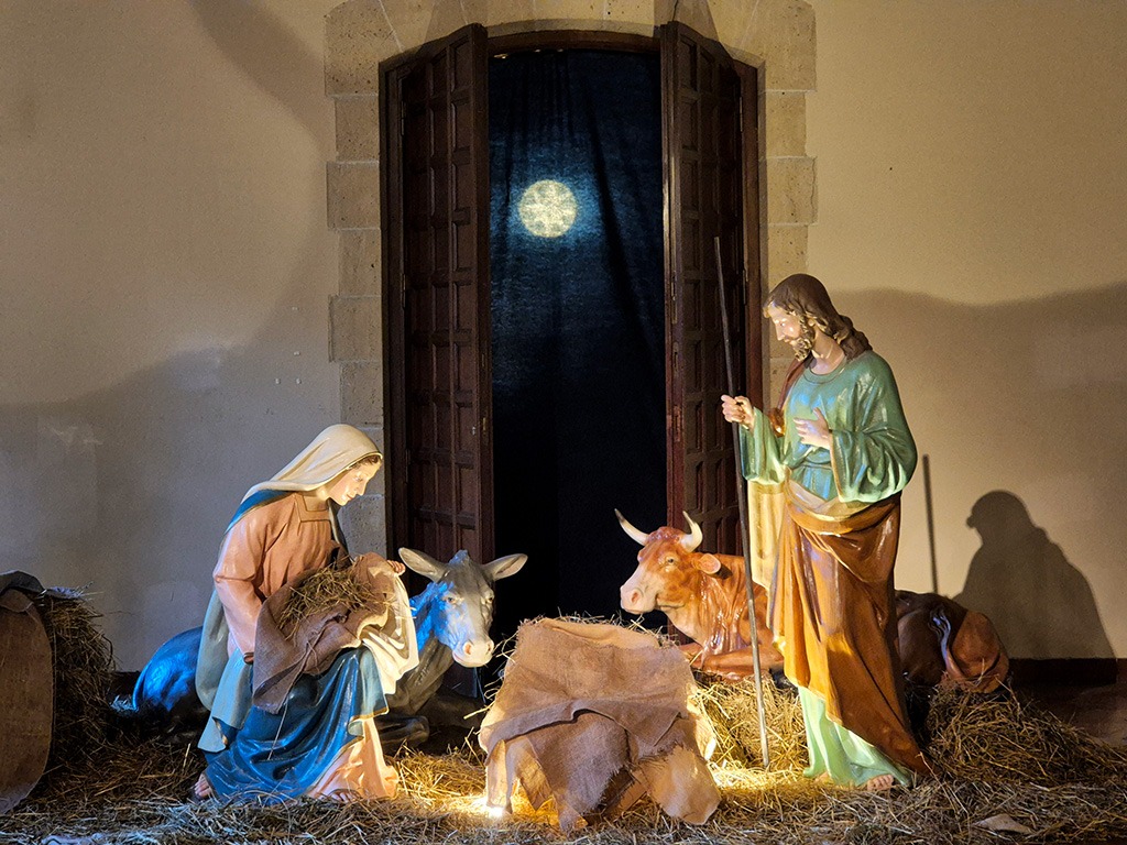 presepe nativity scene in santa chiara cloister