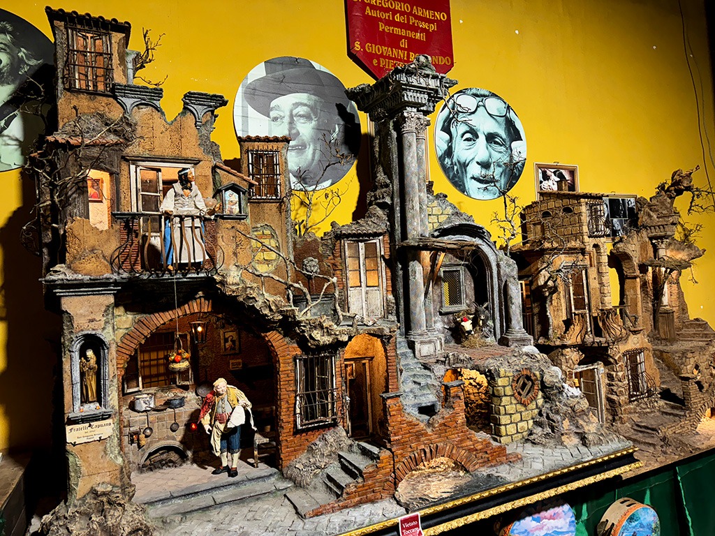 presepe scenes in christmas alley